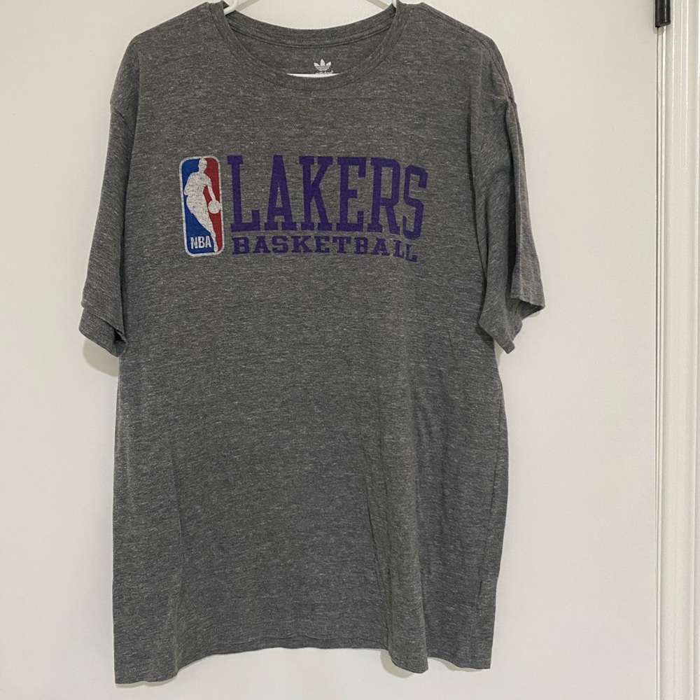 🔥🔥 Adidas Lakers T-Shirt ! 💜💛